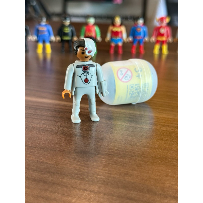 Cyborg DC Kinder Ovo Playmobil