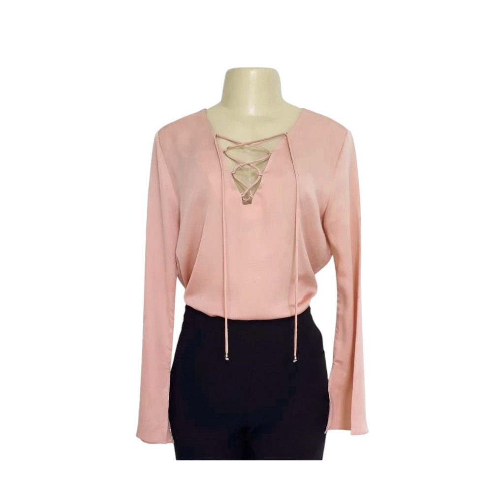 Blusa feminina de cetim manga longa flare Tam P.