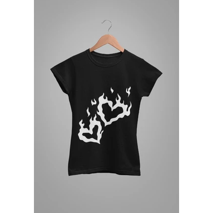 Baby Tee Y2K Feminina- Estampa Coração Fogo, Conforto Elástico e Versátil para Primavera/Verão/Outono