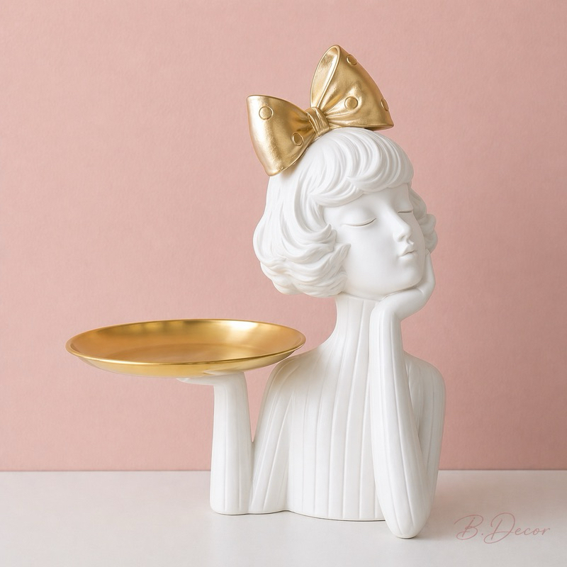 Busto Milli com Bandeja na Cor Branca e Detalhes Dourados para uma Decoração Sofisticada e Chic.