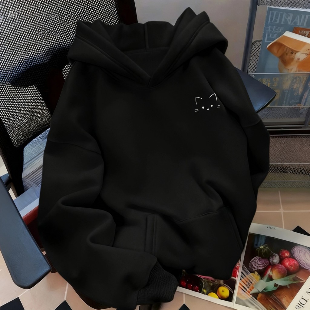 Moletom com Capuz Feminino Estampa Criativa Minimalista de Gato Fofo no Peito Mo