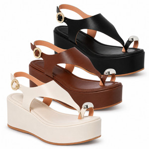 Sandália Plataforma Feminina Fivela Anabela Moderna Enfeite Metalizado Tamanco Confortável Elegante