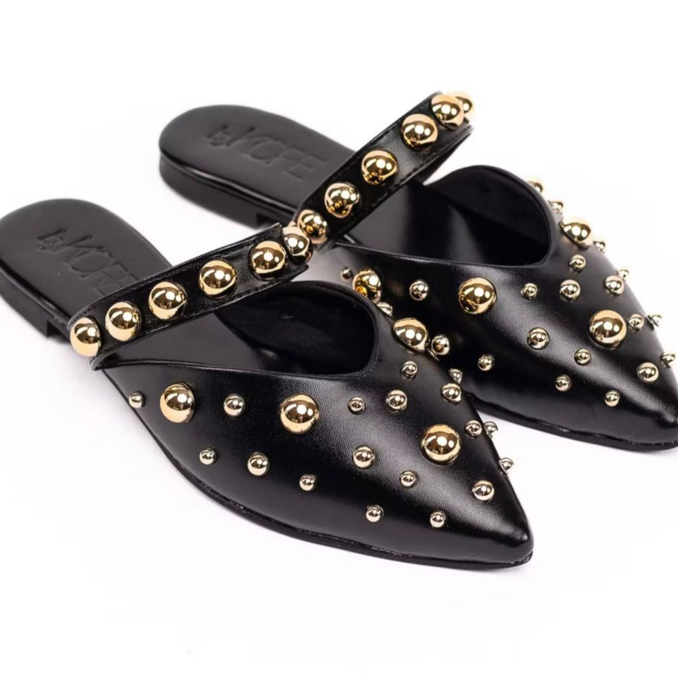 Mule Feminino Bico Fino com Tachas Douradas Conforto Premium Fashion