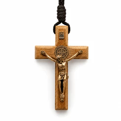 Colar Cordão Crucifixo Madeira Coroinha 7 cm Com São Bento