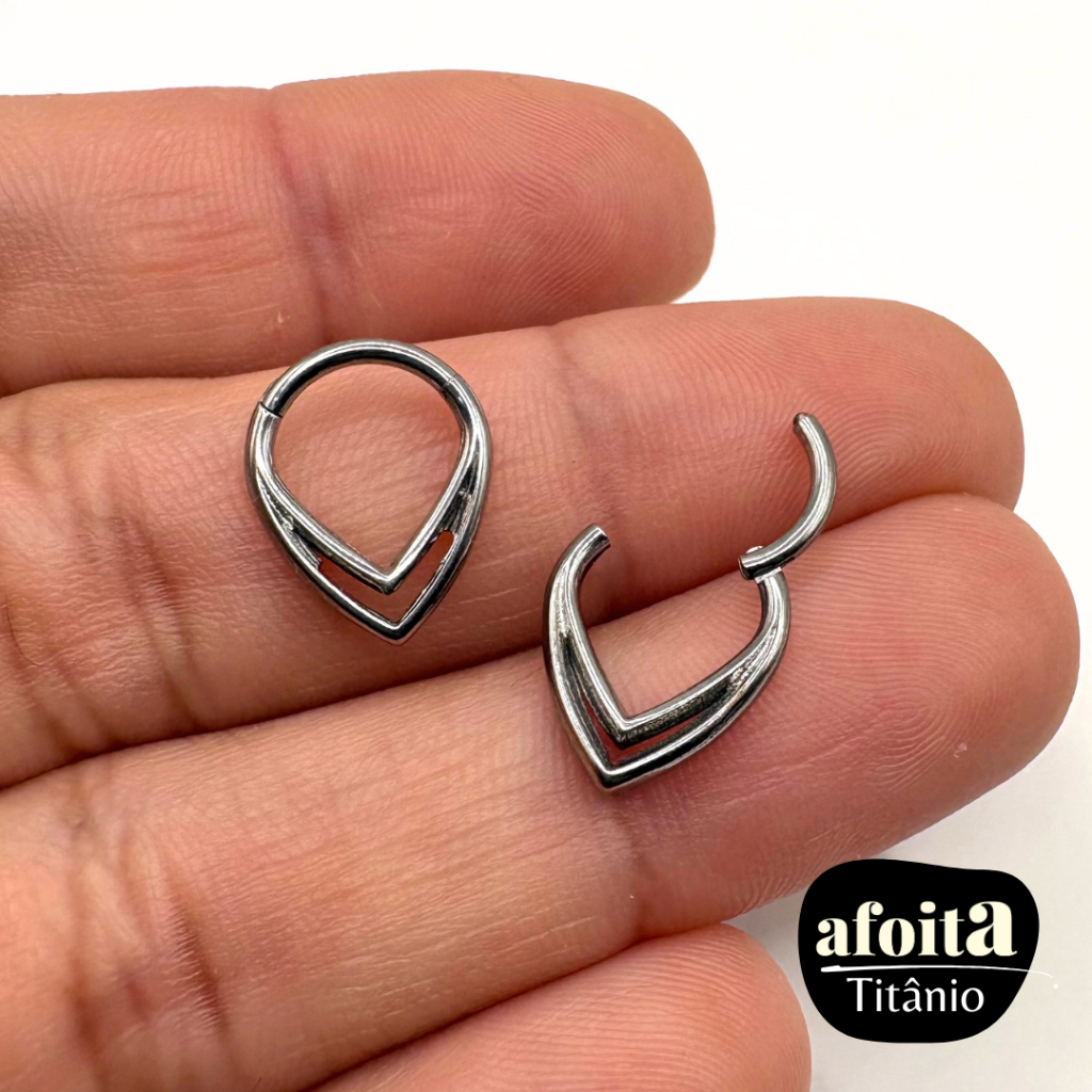Kit Piercing Argola Clicker em Titânio Prateado Gota Vazada (para septo, daith, helix, lóbulo, etc.)