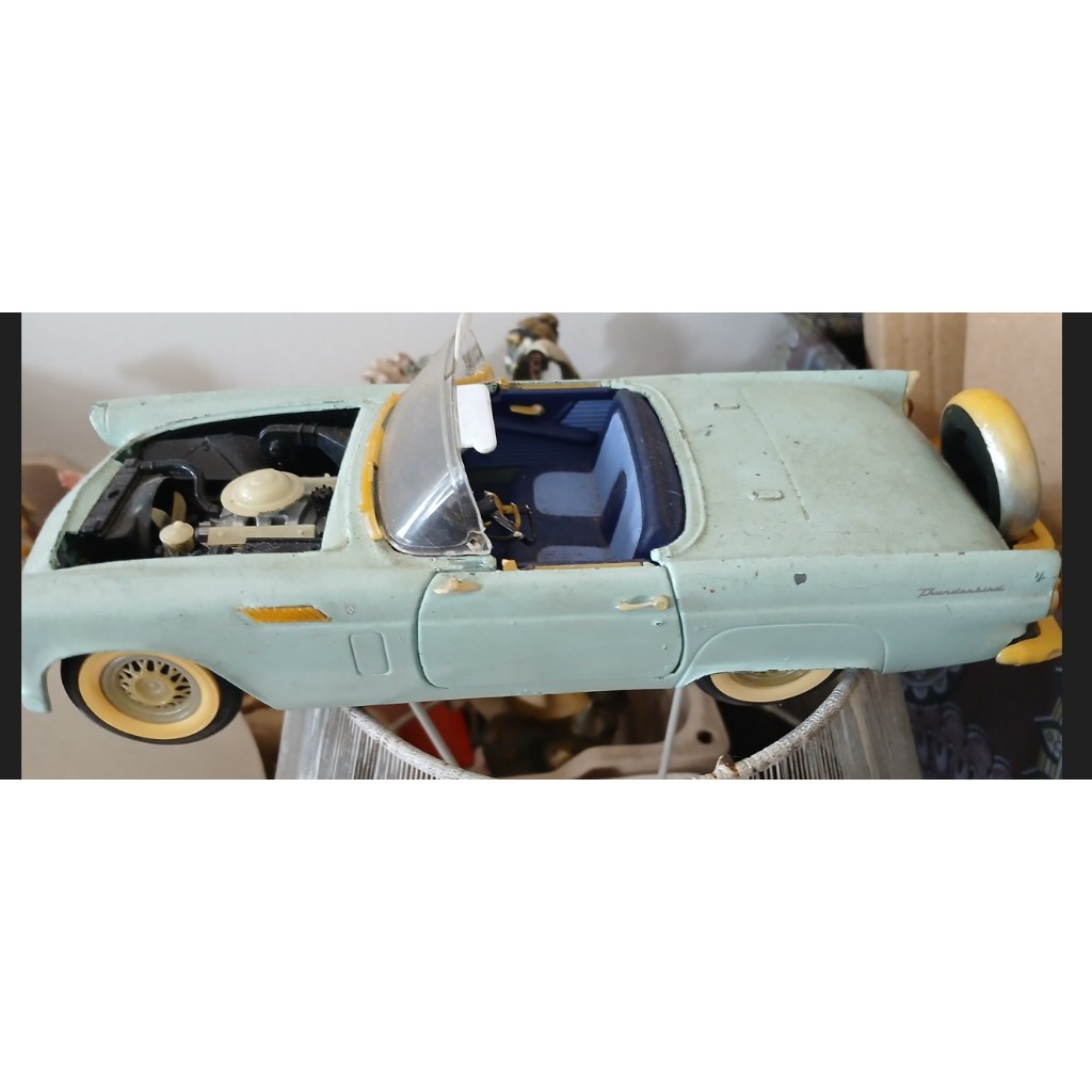 Antiguidade -  Miniatura Ford Thunderbird 1956 1/18 No Estado Para Restauro Sucata
