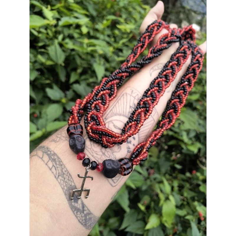 Braja guia Exu caveira preto vermelho  / marabô / tranca ruas / Brasa / sete encruzilhadas / João caveira exu