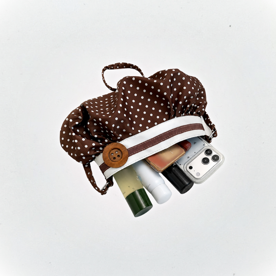 BOLSA TIRACOLO BOTÃO | PLISSADA COM BOLINHAS | BRANCA | MARROM | POÁ | ALÇA LARGA E REGULÁVEL ✦ — imagem 2 de 2