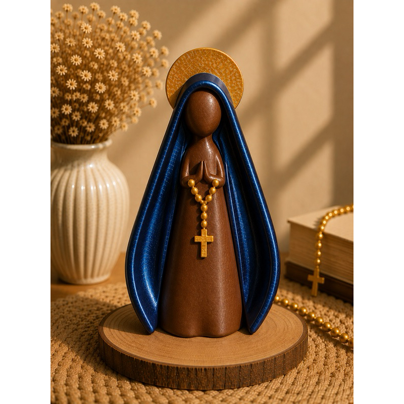 Nossa Senhora 16cm com Terço – Imagem Religiosa em Impressão 3D para Decoração e Presente