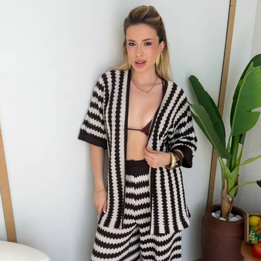 Conjunto Saída e Praia Feminino em Tricot Calça Pantalona e Kimono Listrado Elegante Tendência Verão
