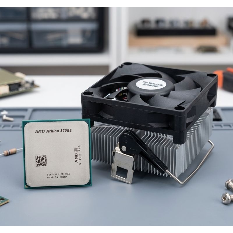 Processador AMD com Cooler Original e Placa de Vídeo Integrada (Athlon 320GE)