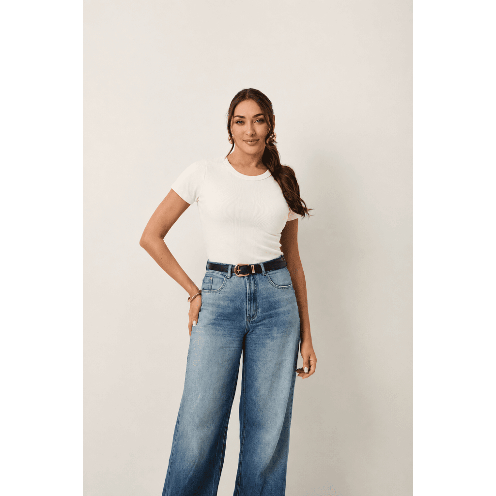 Blusa Feminina Canelada com Elastano Manga Curta Justa Modeladora Básica Premium Confortável Gola Redonda