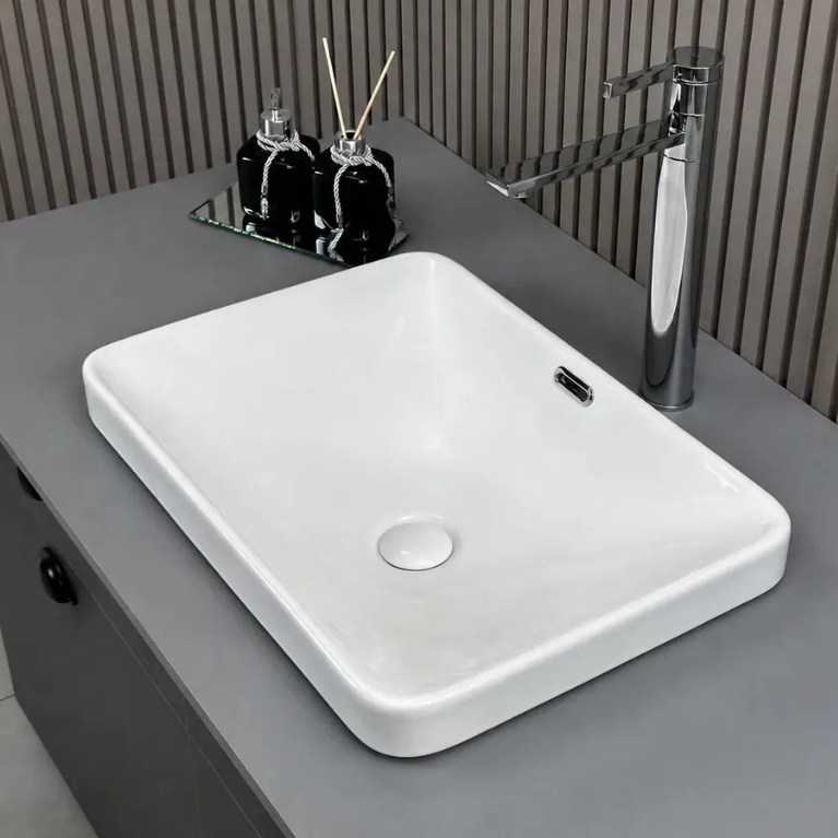 Imagem Cuba Elegance 46x33,5 Baby de Porcelana Retangular de Sobrepor para Banheiro Lavabo Branca