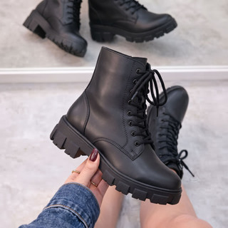 Coturno Feminino Sola Tratorada Confortável Preto De Amarrar Estiloso Militar Casual Antiderrapante