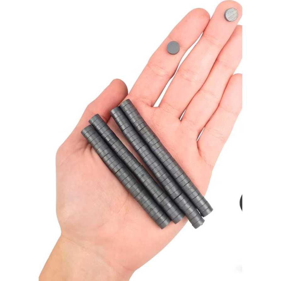 Pacote com 100 unidades Imã Redondo Preto - 12x3mm