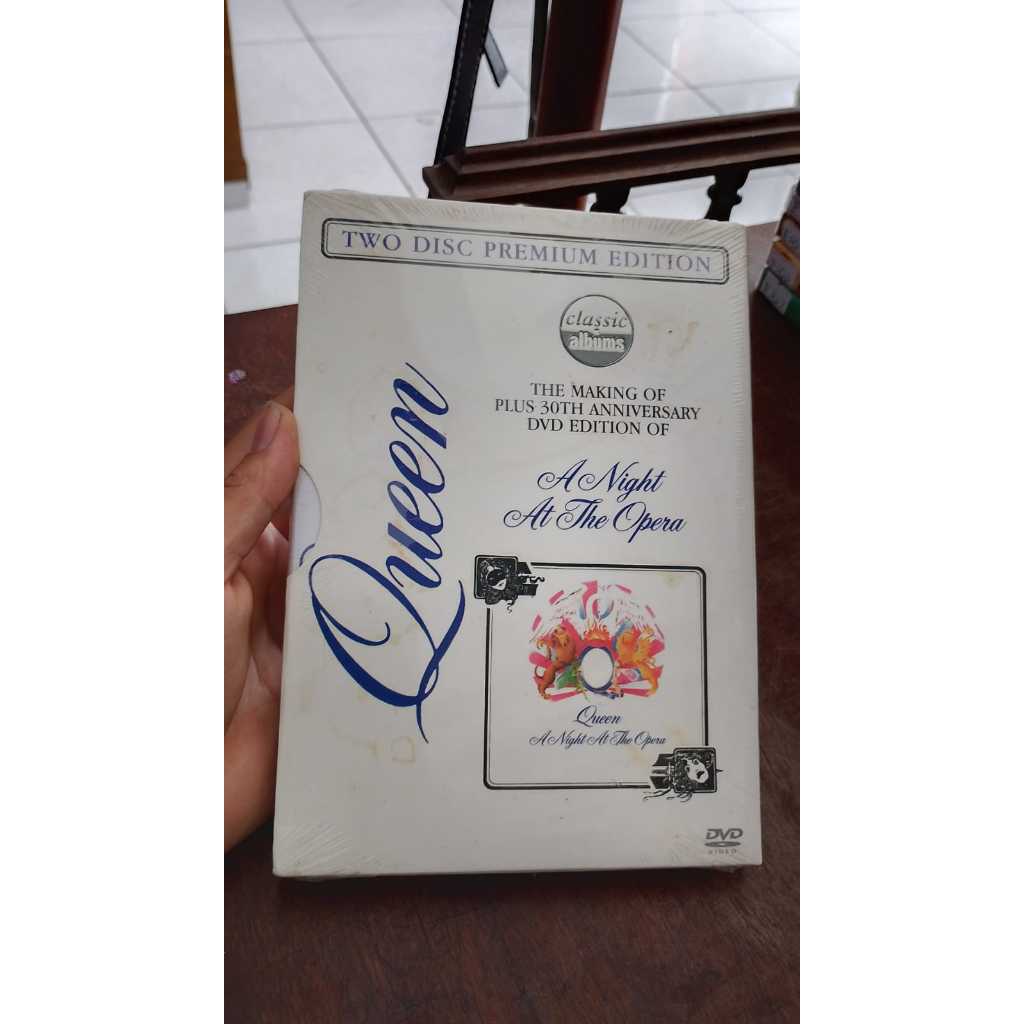 DVD queen two disc premium edition a night at the opera. F443