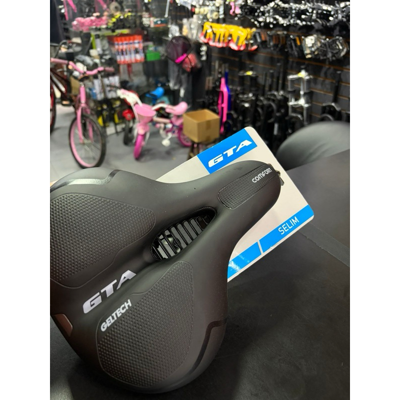 Selim Banco de Bicicleta Anatômico Comfort Gel Tech Vazado com Refletor MTB/Speed – GTA
