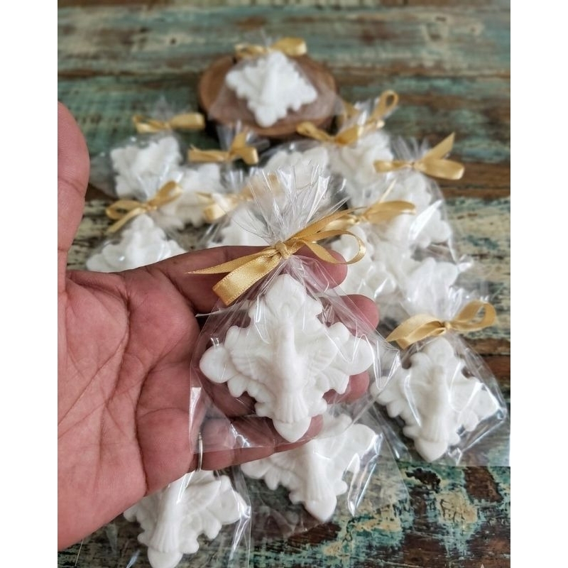 Kit 20 Mini sabonetes formato Espírito Santo lembrancinha Eucaristia