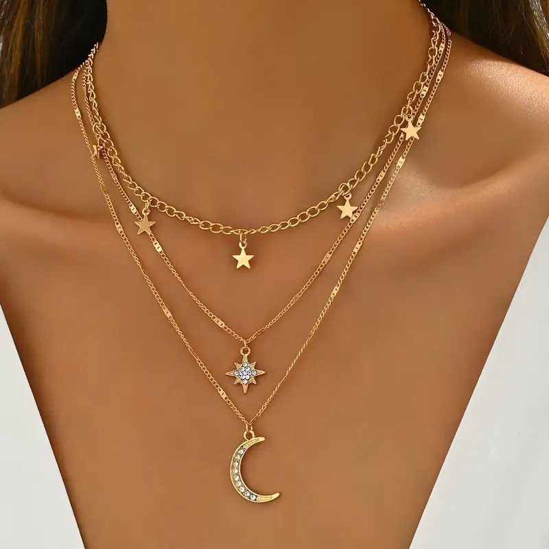 Colar Feminino Triplo Dourado Estrela Lua Zircônia Camadas Elegante Delicado Ajustável Moda Bella Bijou