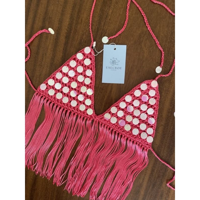Cropped Artesanal em crochê linha de luxo com franja top e paetês moda feminina