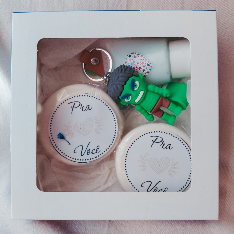 Kit Presente Masculino Natura Kaiak + Sabonetes + Hidratante Viagem + Chaveiro Hulk Marvel | Presente Criativo Masculino