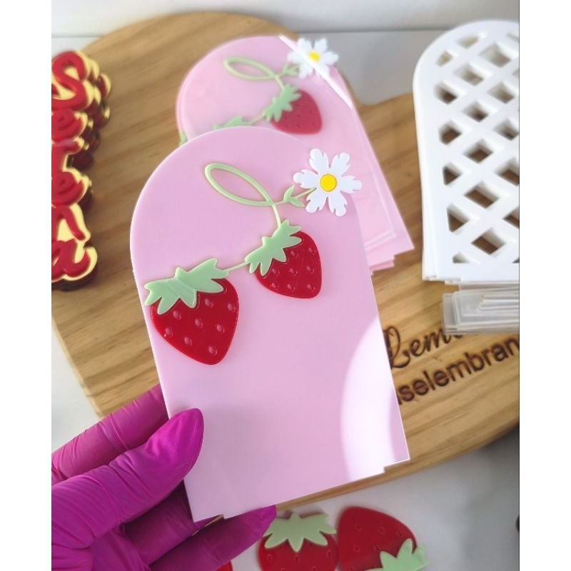 Aplique Painel Festa Moranguinho 13cm Acrílico | Decoração Infantil Premium Festa Moranguinho