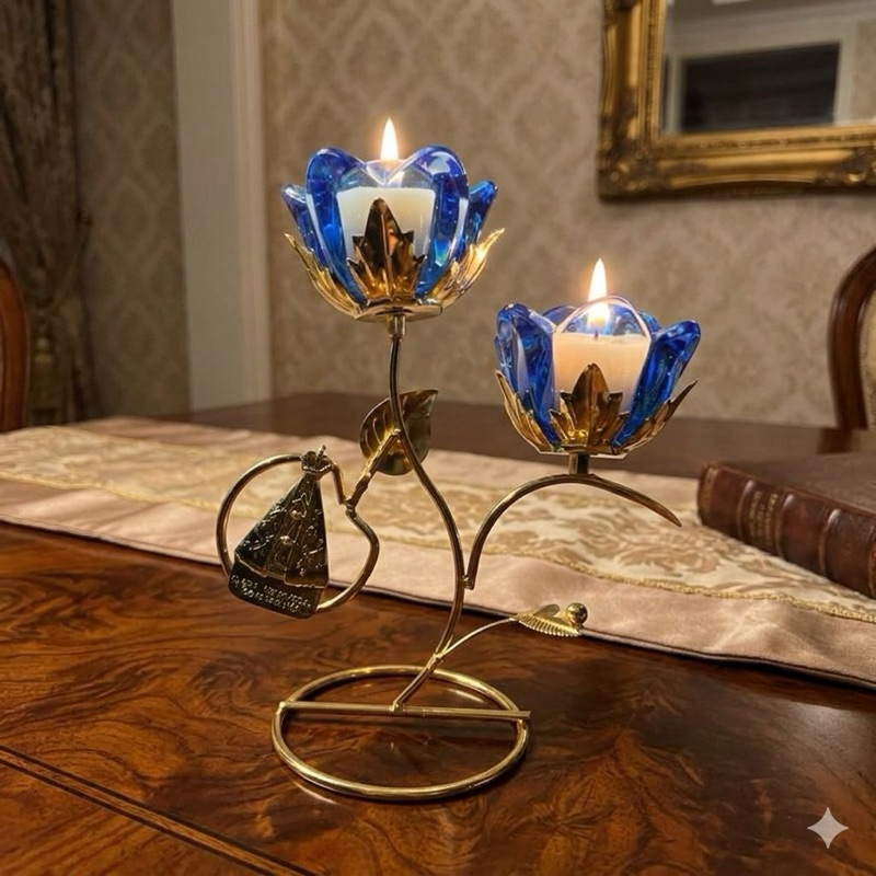Castiçal Nossa Senhora Aparecida Flor 20 cm Dourado com Vela em Metal Enfeite Porta Vela Decorativo
