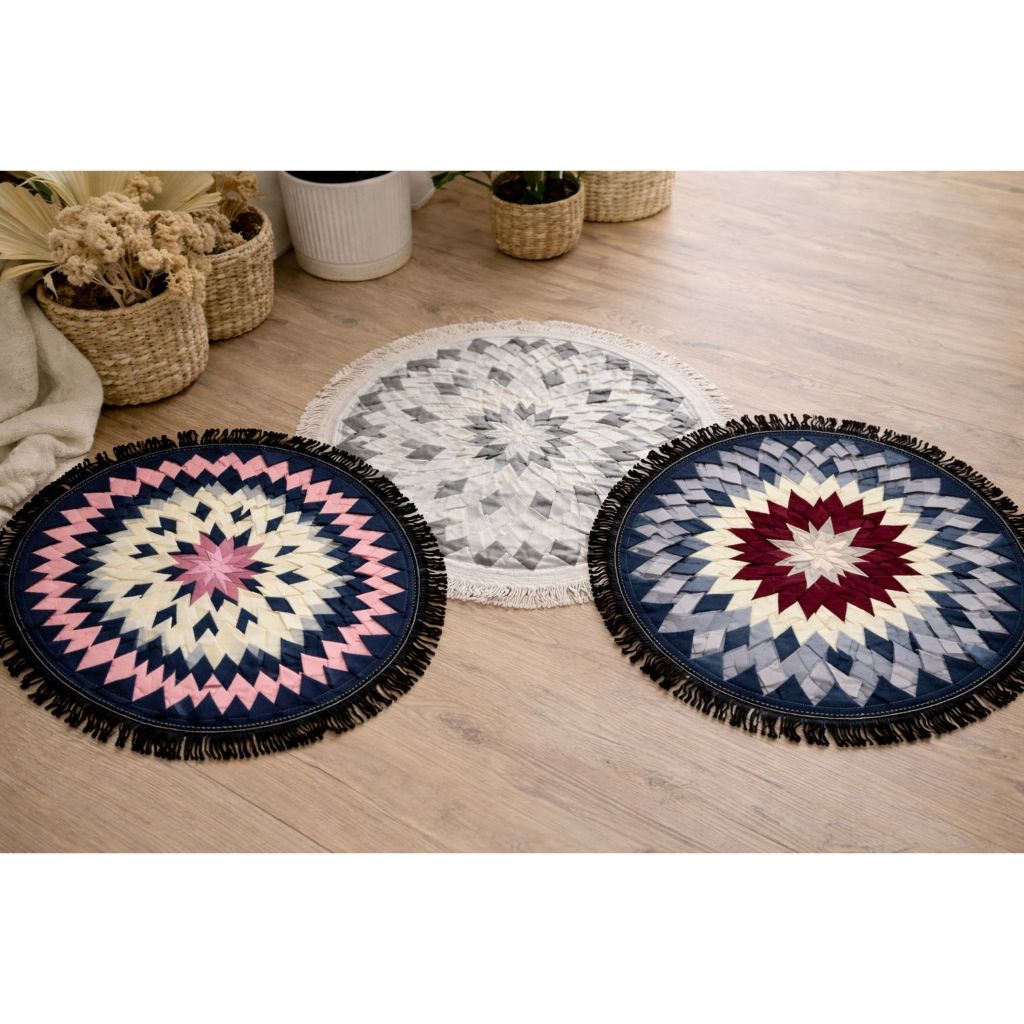 Kit de 3 Tapetes de Bico Redondo 55cm Com Franja | Forrados | Artesanal | Lavaveis | Otimo Preço