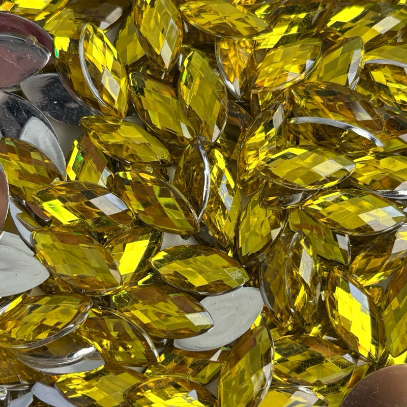 Chaton Navete Colagem Amarelo Brilhante 25x12mm