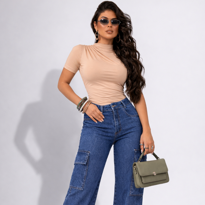 Blusa Feminina Suede Camisa Gola Alta Delicada / Estilosa Blusinha Feminina Elegante