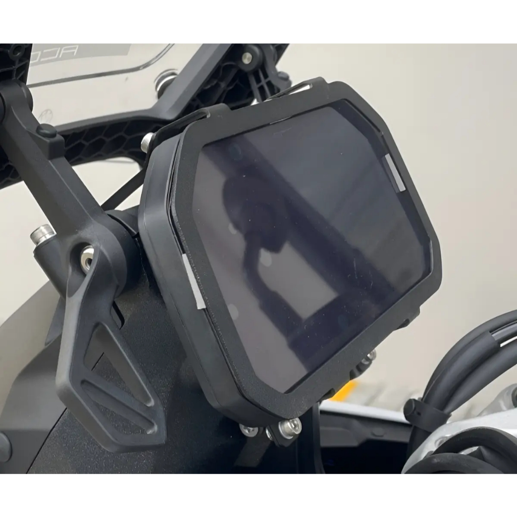 Moldura Anti-Furto Do Painel TFT- BMW R1300 GS 2024+ Modelo Sem Suporte De Gps Original - Scam SPT0884