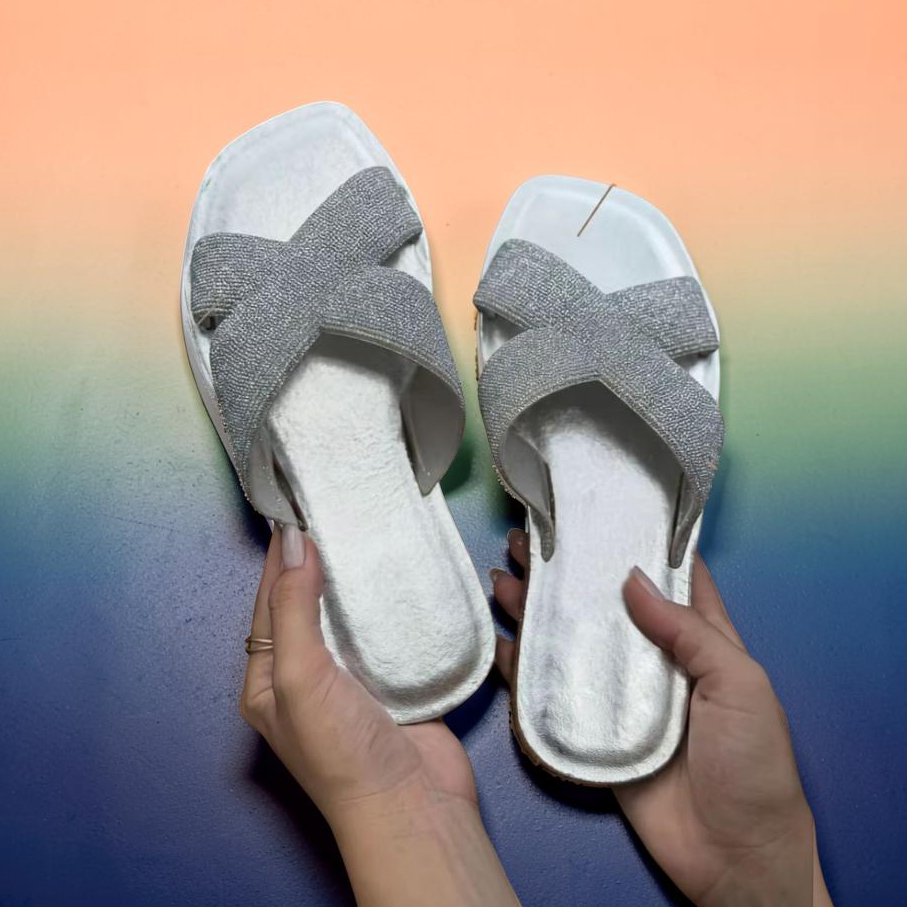 Chinelo Feminino California Brilhoso com Tiras Cruzadas e Conforto - Achadinhos da Raq