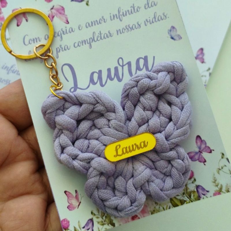 Chaveiro borboleta de crochê+ TAG acrílica+cartão personalizado para lembrancinha maternidade/chá de bebê/ aniversário