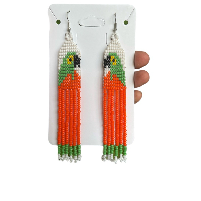 brincos ararinha artesanal/ brincos de miçangas jablonex/arara laranja e verde/brinco com franjas