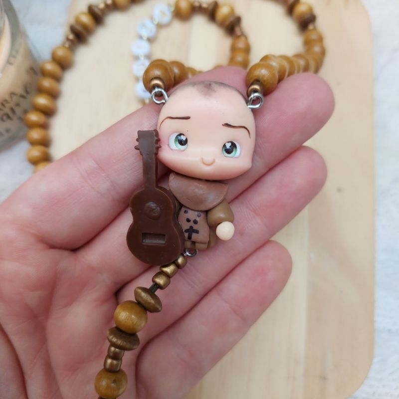 Terço Infantil Personalizado Frei Gilson em madeira personalizado com nome