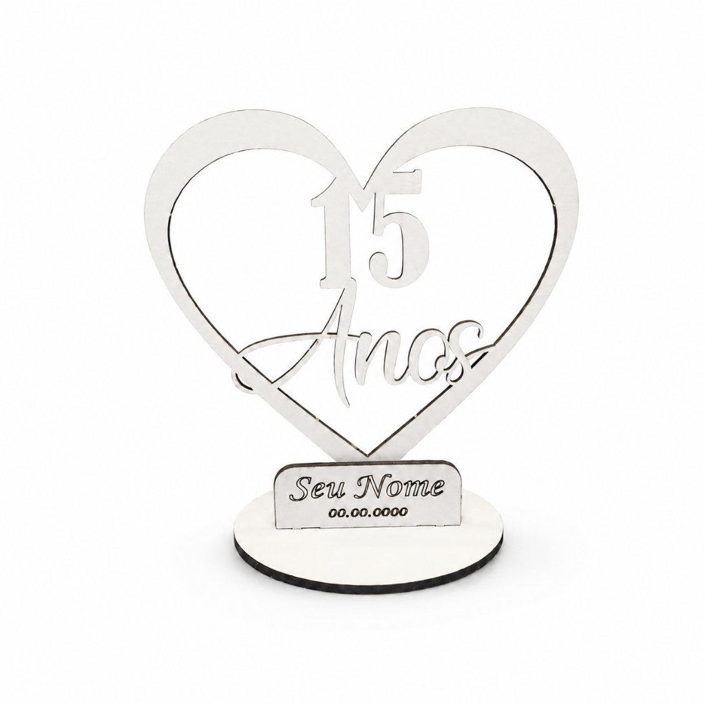 Kit 30 Centros de Mesa MDF Branco Coração Personalizado 15 Anos – 15 cm