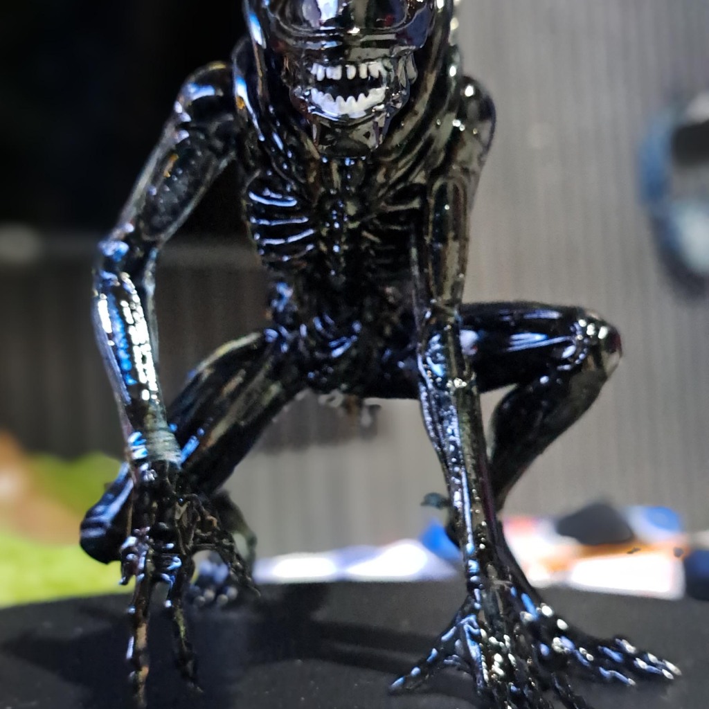 Miniatura Alien Xenomorpho – Resina 3D Transparente de Alta Qualidade (pintura interna)