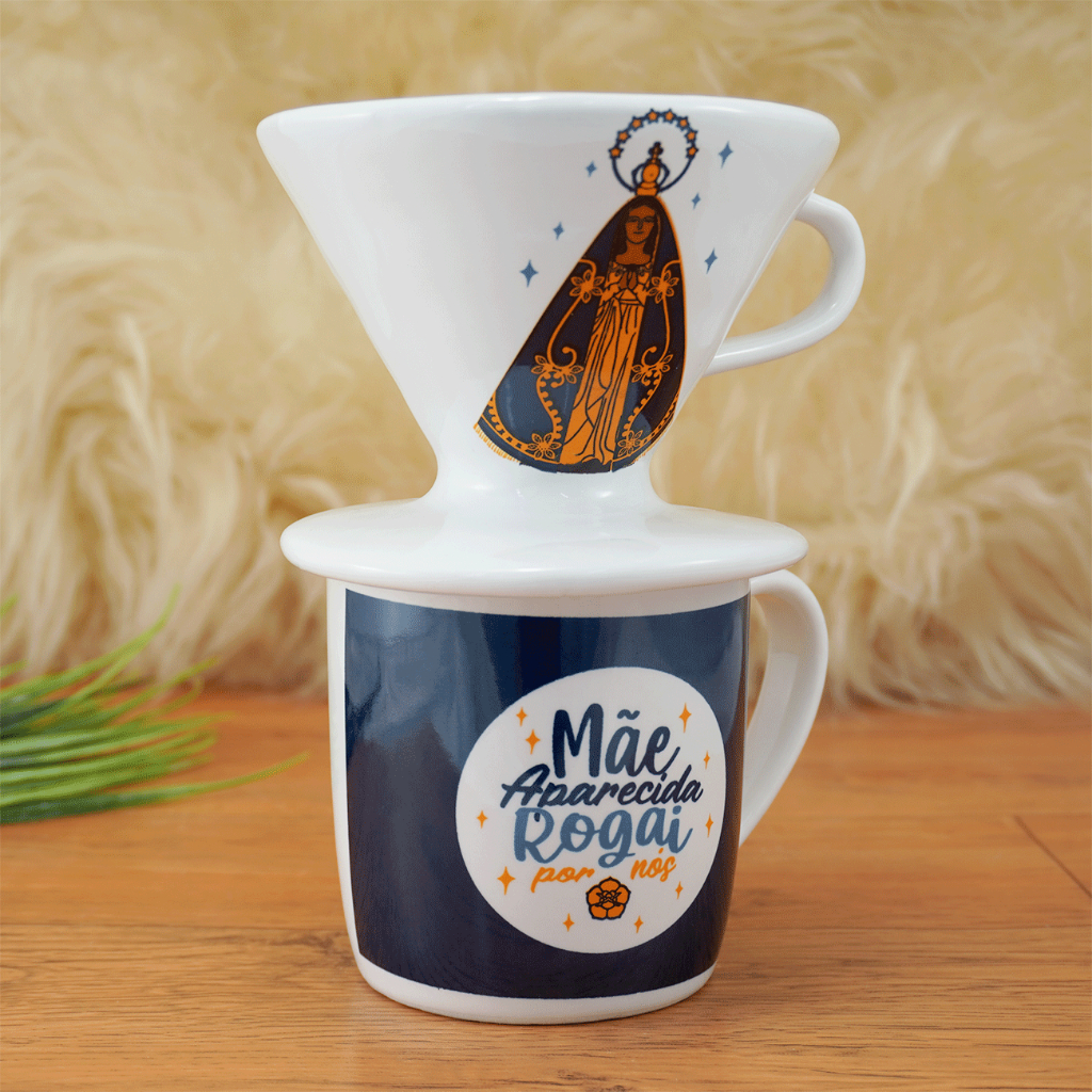 Kit Filtro Coador Porcelana e Caneca Club 350ml Nossa Senhora Aparecida
