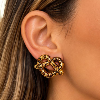 Brinco Feminino Dourado de Nó com Estampa Animal Print – Modelo Bold