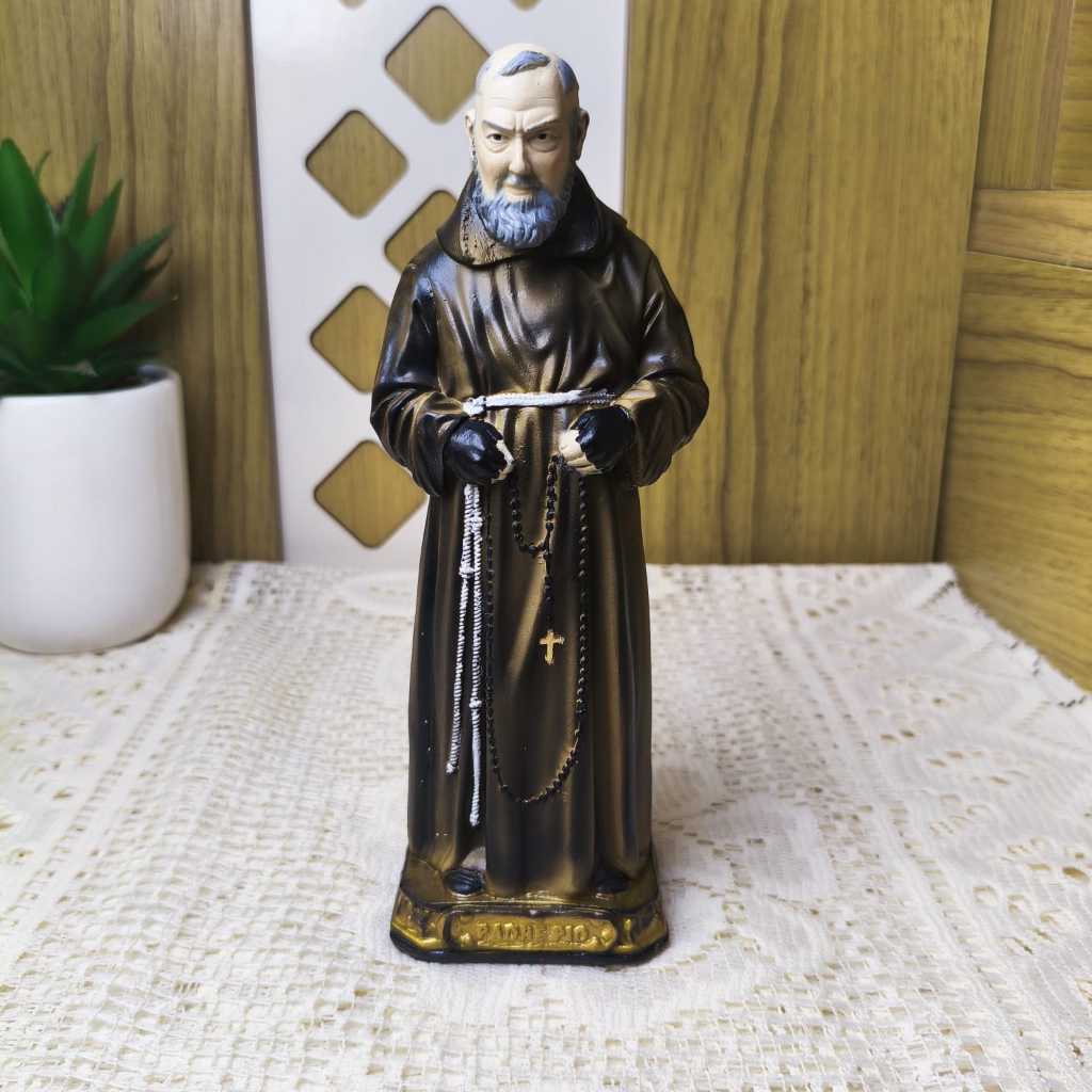 Imagem de São Padre Pio em Gesso Maciço 20cm e 30cm – Gesso Prêmio | Fé e Devoção