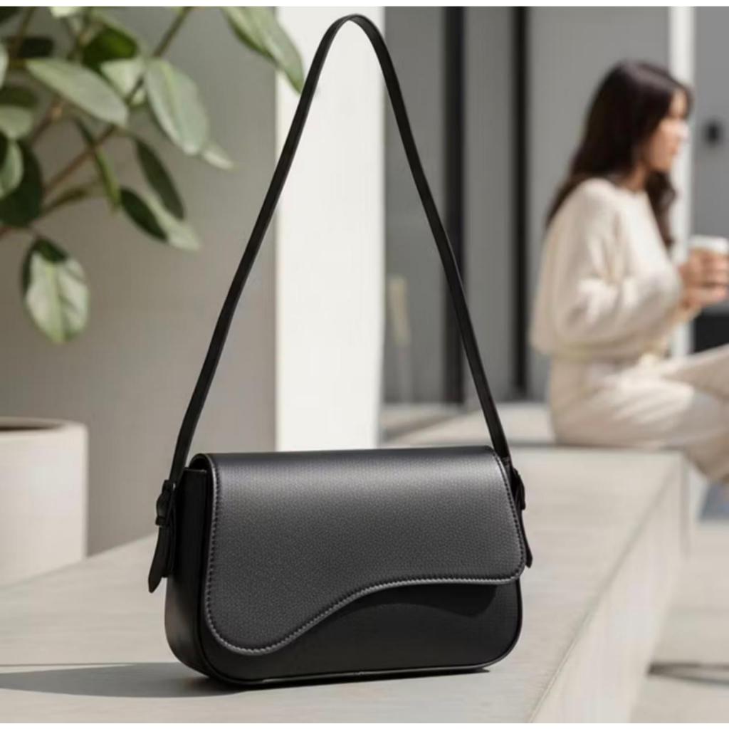 Bolsa Classy Feminina Feita e Material Importado Transversal Elegante Pequena Luxo Alça Ajustável