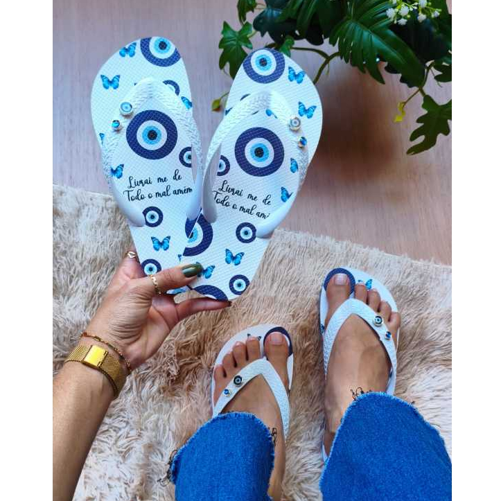 Chinelo Feminino com Pingente Decorativo OLHO GREGO