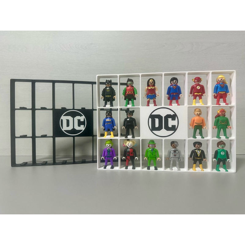 Suporte expositor para bonecos Playmobil DC