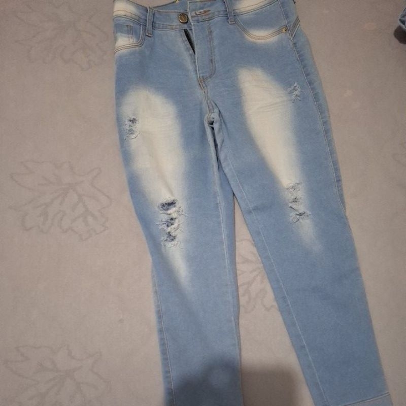 calça jeans seminova 42 rasgada roupa feminina
