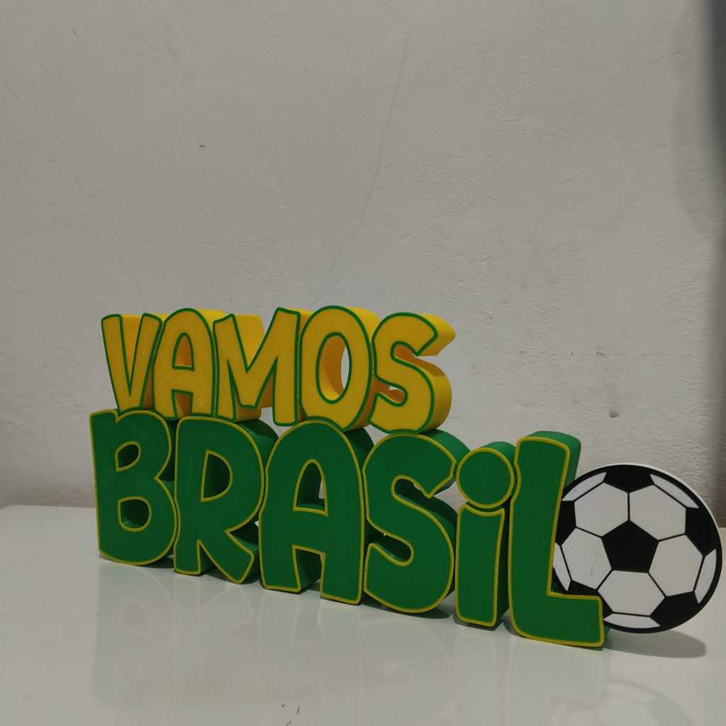 Enfeite Decorativo Letreiro “Vamos Brasil” com Bola – 27cm | Decoração Copa do Mundo Futebol