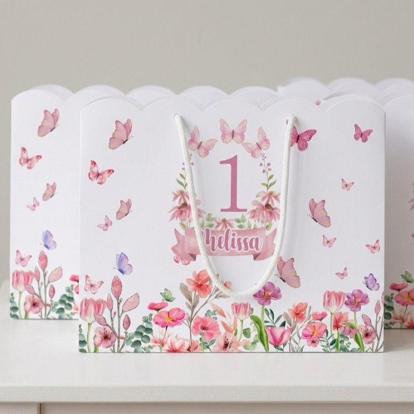 Sacolinha Personalizada Jardim Encantado | Sacola Surpresa Floral Borboleta | Lembrancinha Festa Infantil com Nome e Ida
