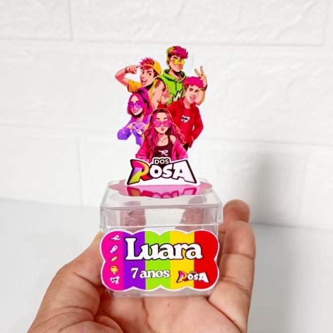 Aplique 3D personalizado para caixinha acrílica 5X5, para lembrancinhas de aniversário, tema  Rosas, leia a descrição.