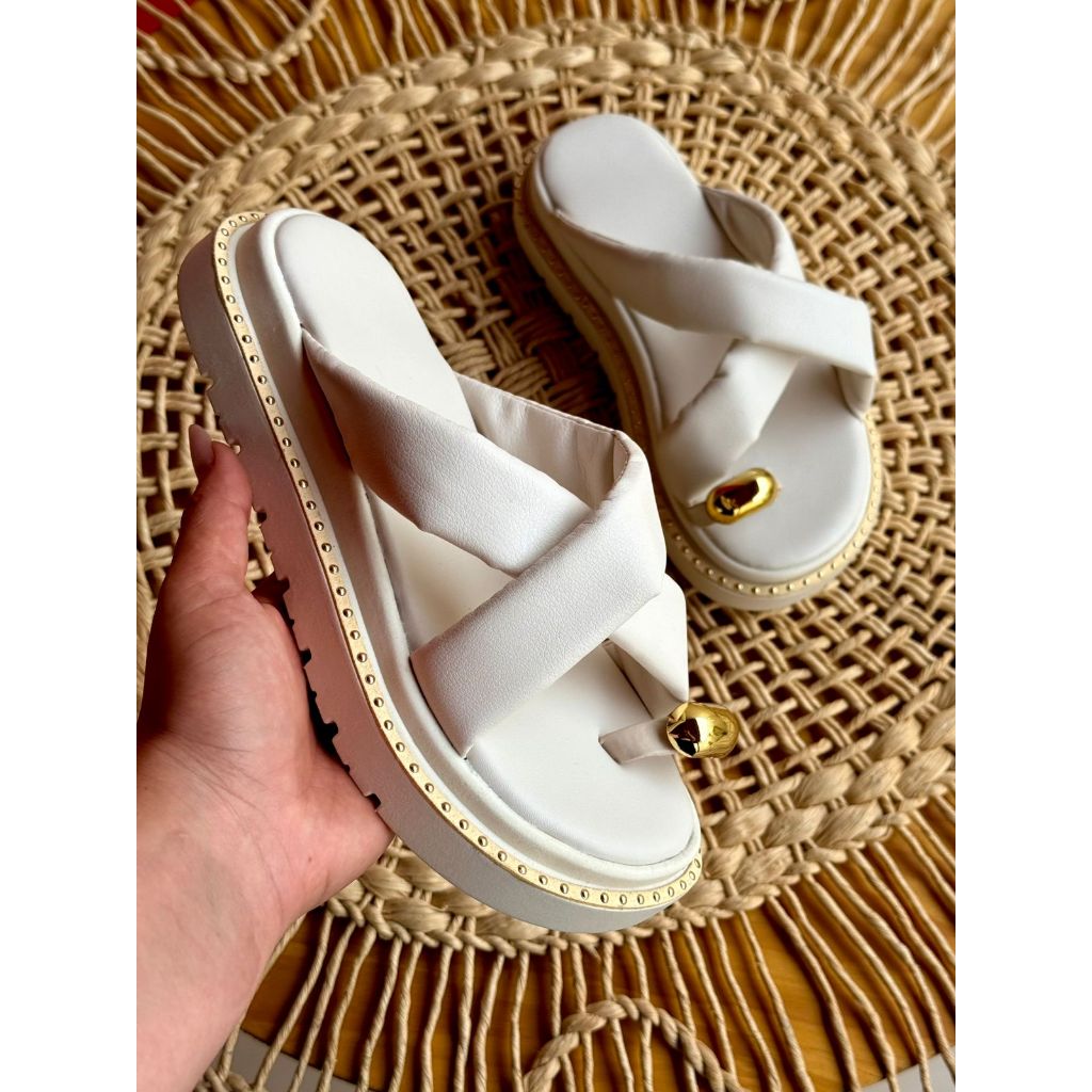 Sandalia Feminina Casual Confortavel Elegante Blogueira Couro Plataforma Baixa Detalhe Dedão