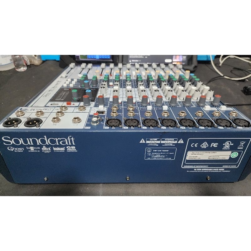 mesa de som soundcraft signature12 usado