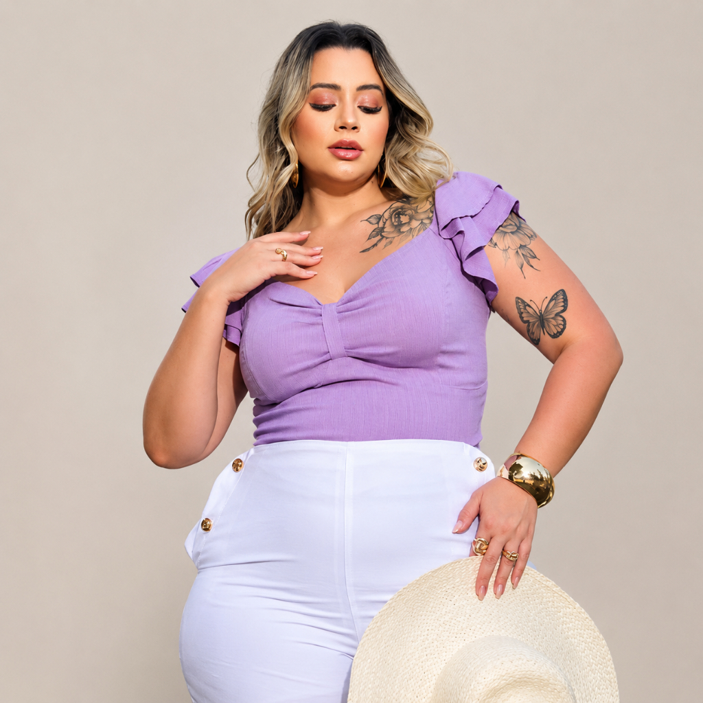 Blusa Feminina Plus Size Branca Canelada com Babados nas Mangas